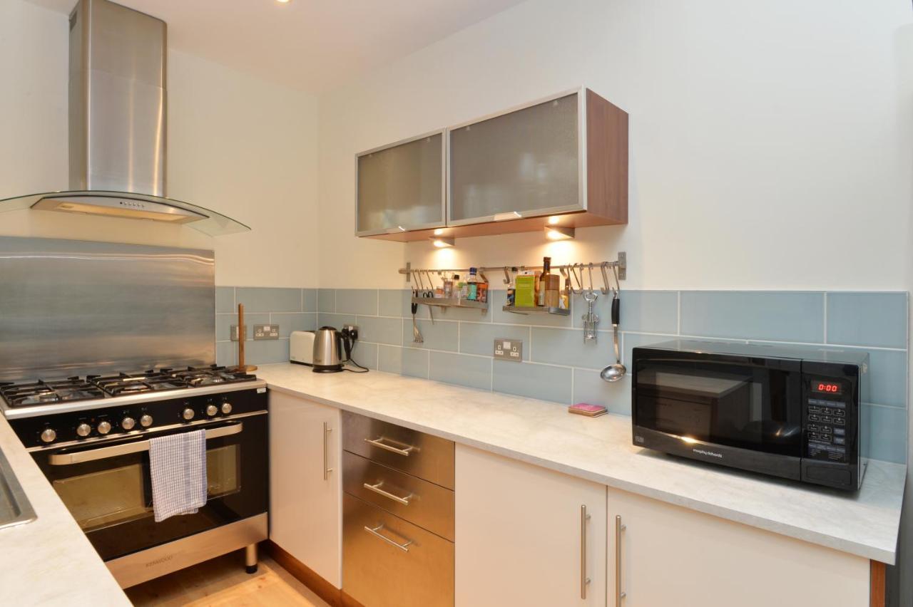 Home By The Meadows, Close To City Centre Edimburgo Esterno foto