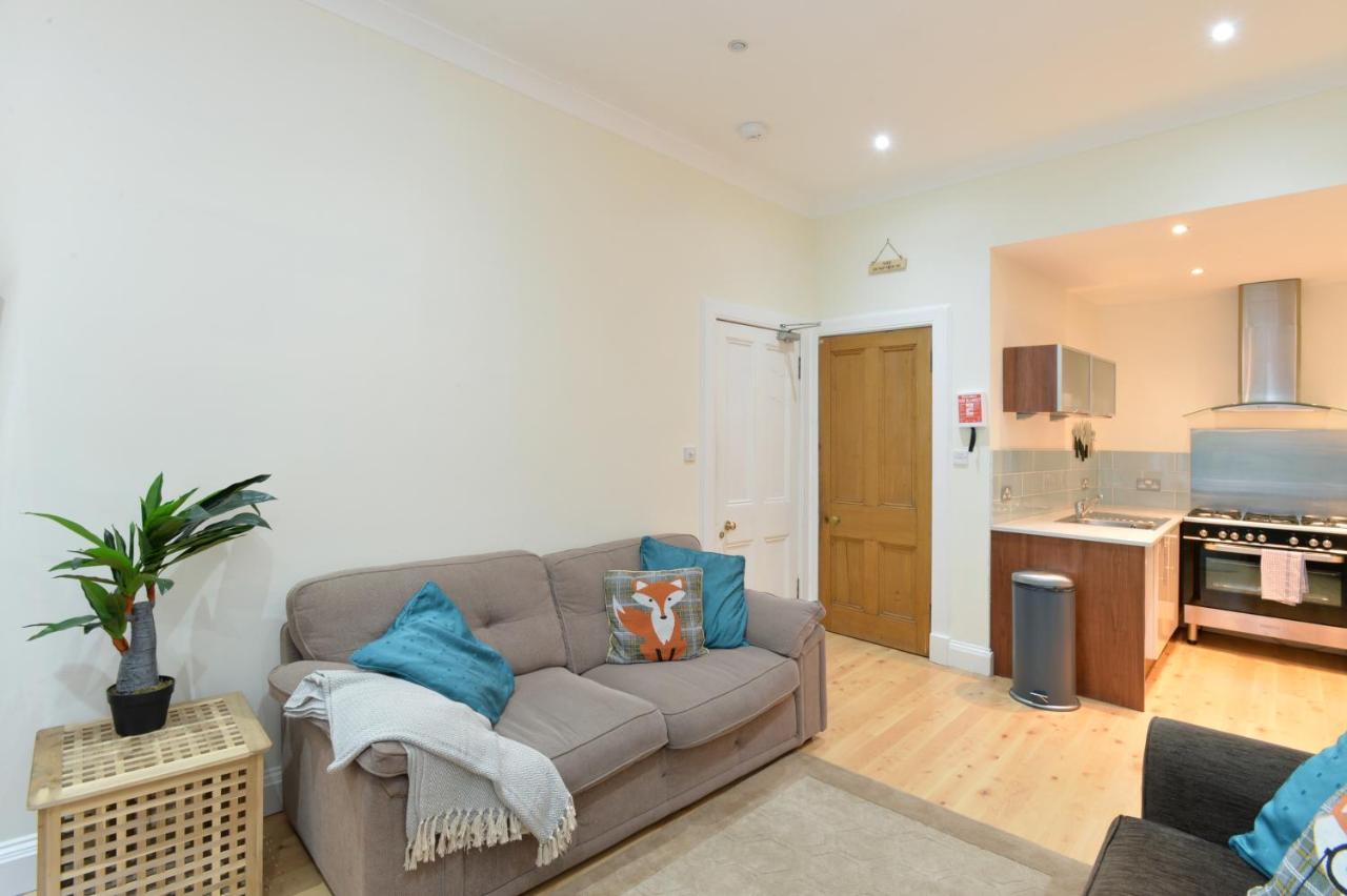 Home By The Meadows, Close To City Centre Edimburgo Esterno foto
