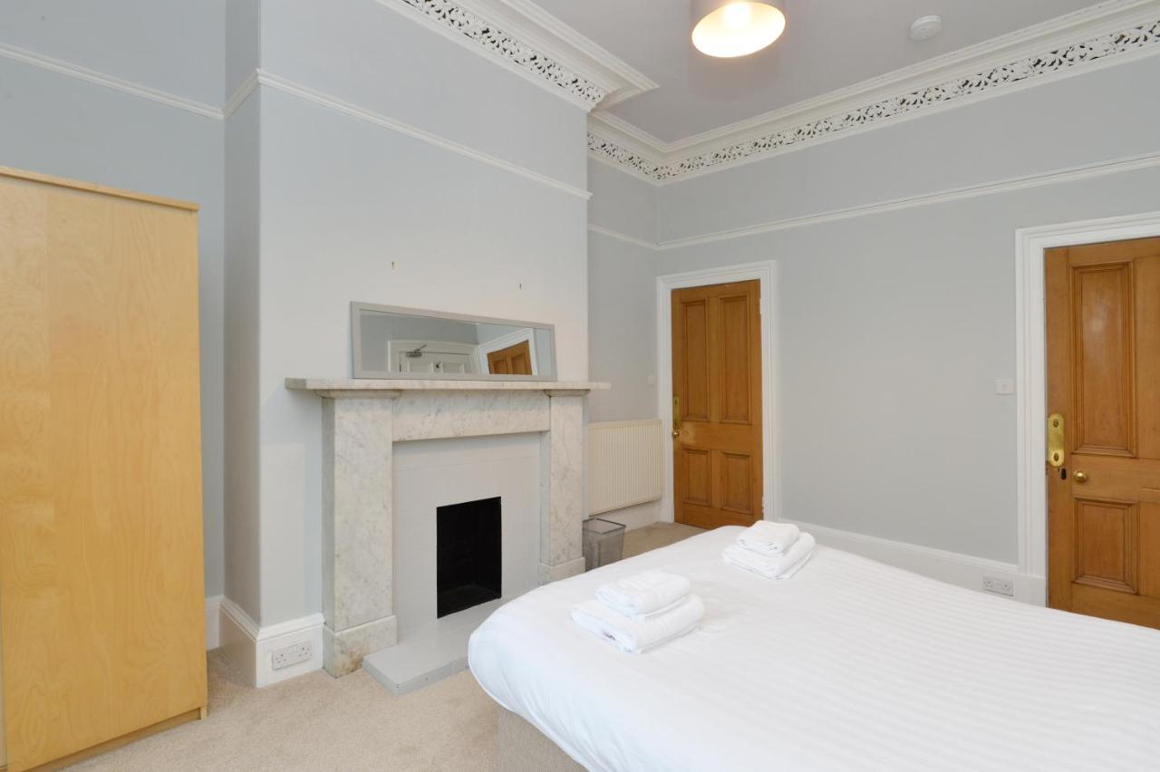 Home By The Meadows, Close To City Centre Edimburgo Esterno foto